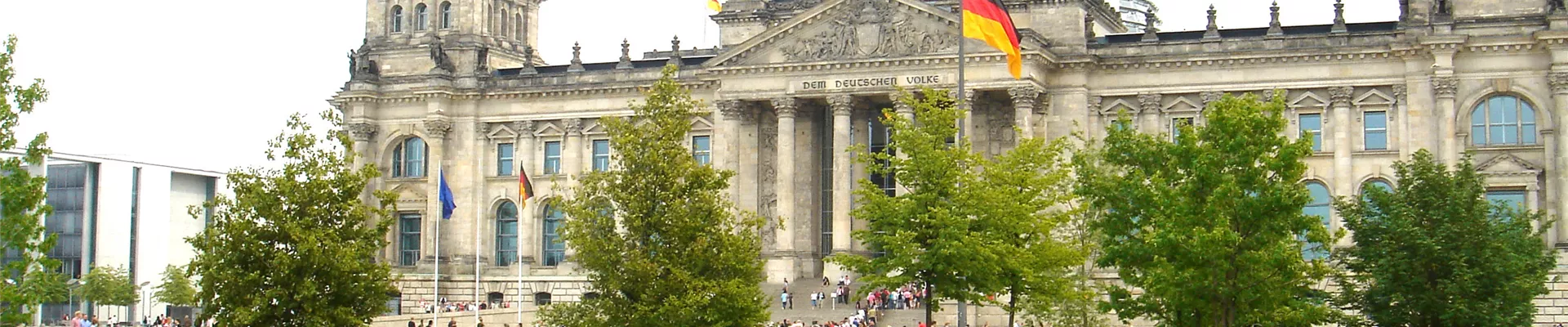 Platz der Republik, Berlin aufreichstag.jpg