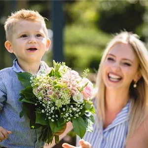 Blumen zum Muttertag – mehr als nur ein Blumenstrauß Blumen zum Muttertag – mehr als nur ein Blumenstrauß