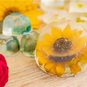 Blumenseife - die etwas andere Seife mit Blüten Blumenseife - die etwas andere Seife mit Blüten